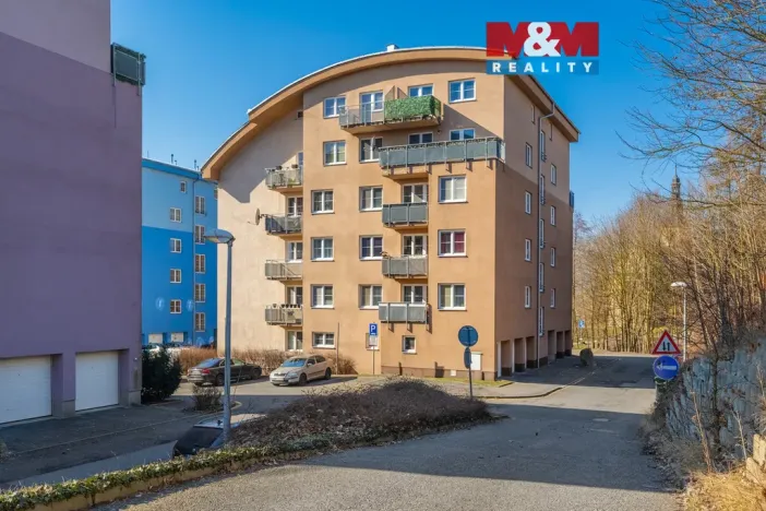 Pronájem bytu 2+kk, Liberec - Liberec VI-Rochlice, Nádvorní, 45 m2