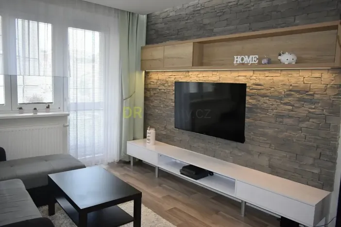 Pronájem bytu 2+kk, Brno, Ypsilantiho, 42 m2