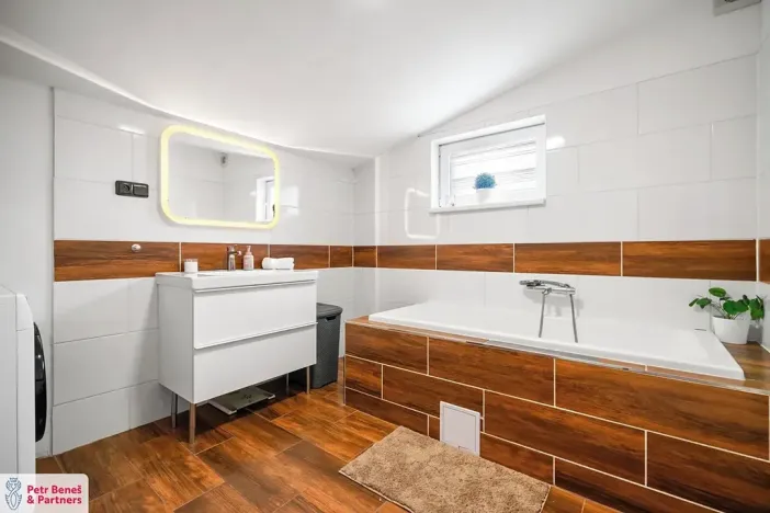 Prodej rodinného domu, Kolešov, 198 m2