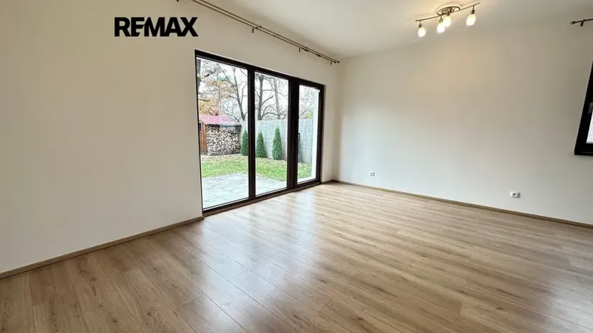 Pronájem rodinného domu, Králův Dvůr, Větrná, 80 m2