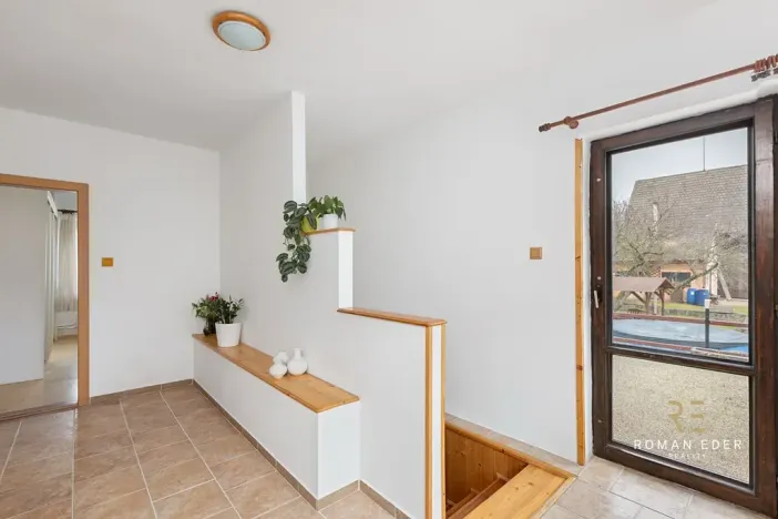 Prodej vícegeneračního domu, Chotiněves, 495 m2