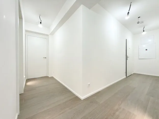 Prodej bytu 5+kk, Praha - Holyně, náměstí Pod lípou, 150 m2
