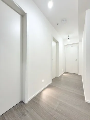Prodej bytu 5+kk, Praha - Holyně, náměstí Pod lípou, 150 m2