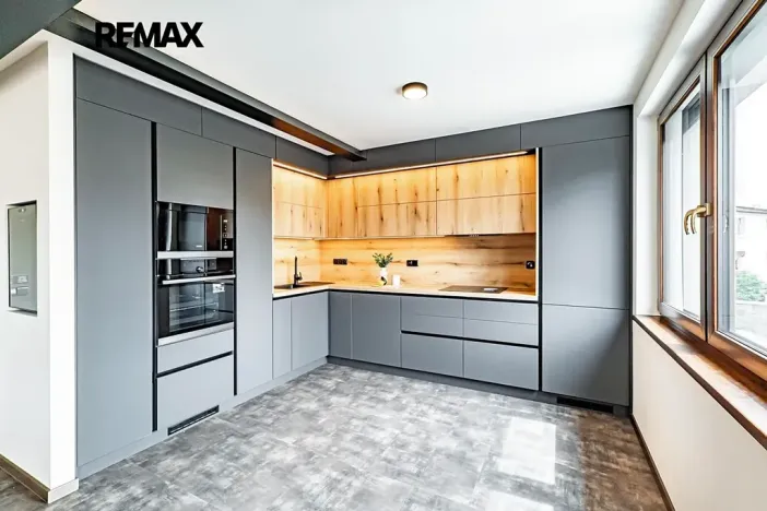 Prodej vily, Jindřichův Hradec, Spojovací, 183 m2