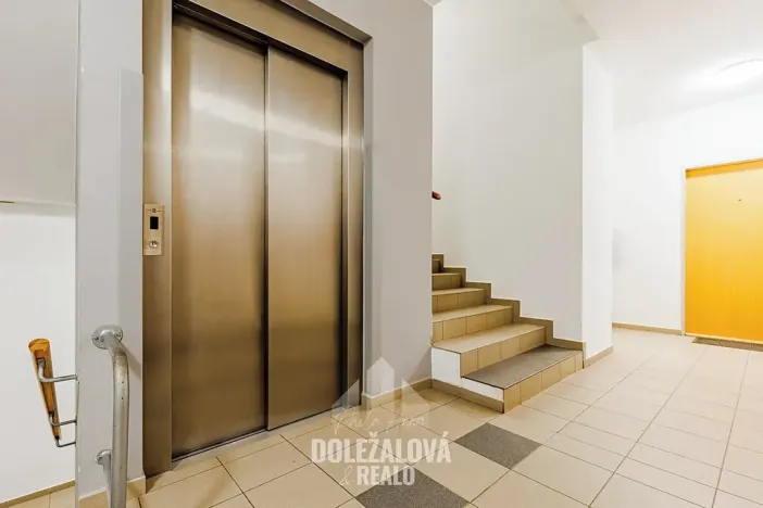 Pronájem bytu 2+kk, Jihlava, U Dlouhé stěny, 58 m2