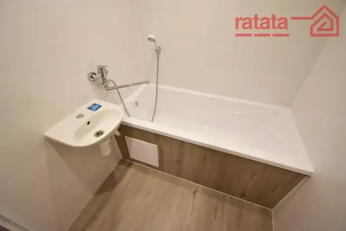 Pronájem bytu 2+1, Kadaň, Chomutovská, 56 m2