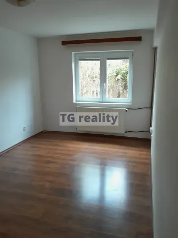 Pronájem bytu 1+1, Praha - Kamýk, Dolnojirčanská, 45 m2