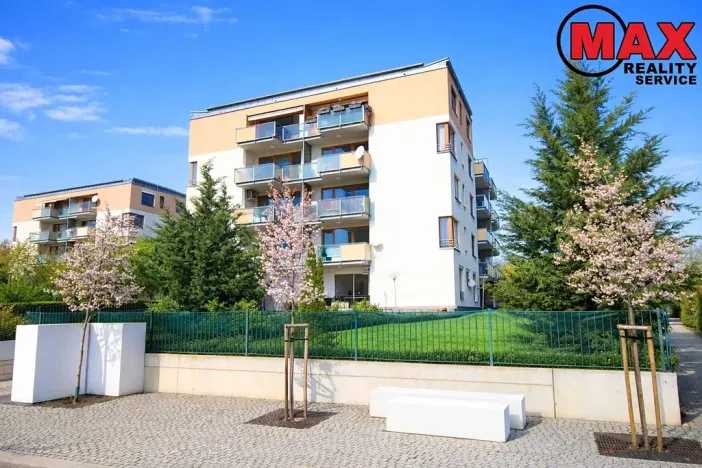 Pronájem bytu 1+kk, Praha - Hloubětín, Nepelova, 35 m2