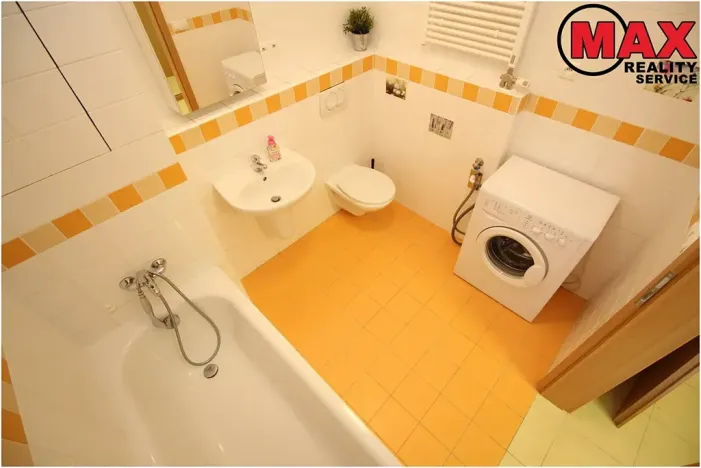 Pronájem bytu 1+kk, Praha - Hloubětín, Nepelova, 35 m2