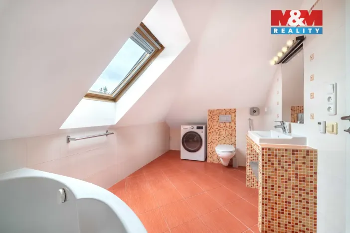 Prodej bytu 1+kk, Mníšek pod Brdy, 5. května, 55 m2