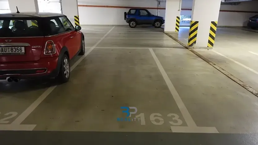 Pronájem garážového stání, Praha - Dejvice, Heinemannova, 13 m2