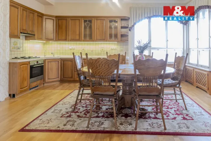 Prodej rodinného domu, Uherské Hradiště, U Stadionu, 300 m2