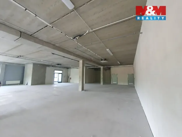 Pronájem kanceláře, Hradec Králové - Slezské Předměstí, Kovová, 365 m2