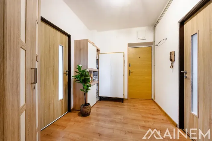 Prodej bytu 3+1, Řenče, 74 m2