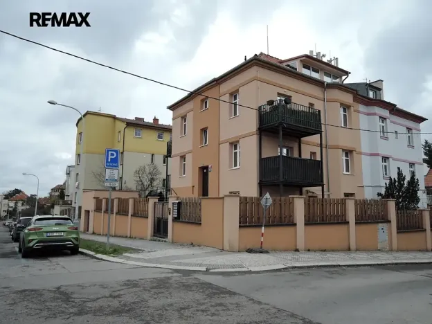 Pronájem bytu 2+kk, Praha - Smíchov, U Malvazinky, 40 m2