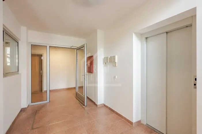 Pronájem bytu 1+kk, Praha - Prosek, Na vyhlídce, 37 m2