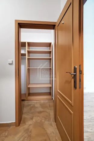 Pronájem bytu 1+kk, Praha - Prosek, Na vyhlídce, 37 m2