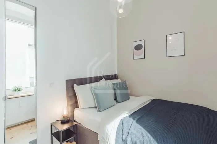 Pronájem bytu 3+kk, Praha, Pernerova, 85 m2