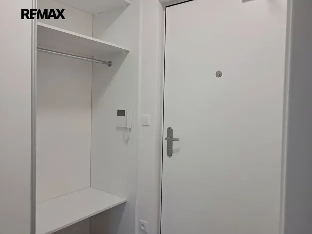 Pronájem bytu 1+kk, Praha - Modřany, Zlochova, 49 m2