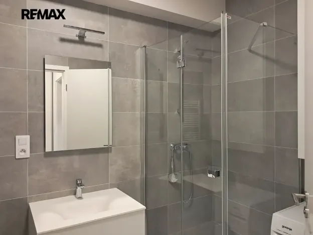 Pronájem bytu 1+kk, Praha - Modřany, Zlochova, 49 m2