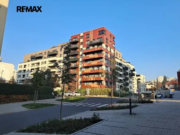 Pronájem bytu 1+kk, Praha - Modřany, Zlochova, 49 m2