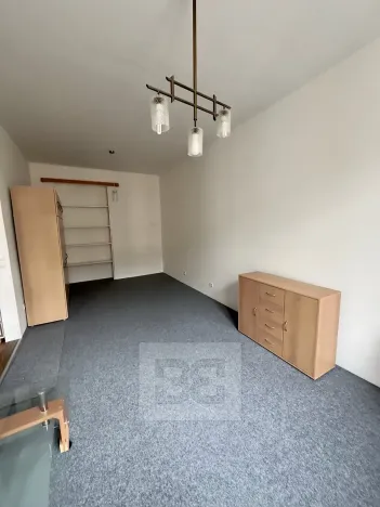 Pronájem bytu 2+kk, Praha - Malá Strana, Petřínská, 38 m2