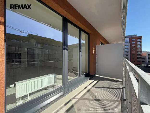 Pronájem bytu 1+kk, Praha - Vysočany, Gerstelova, 35 m2