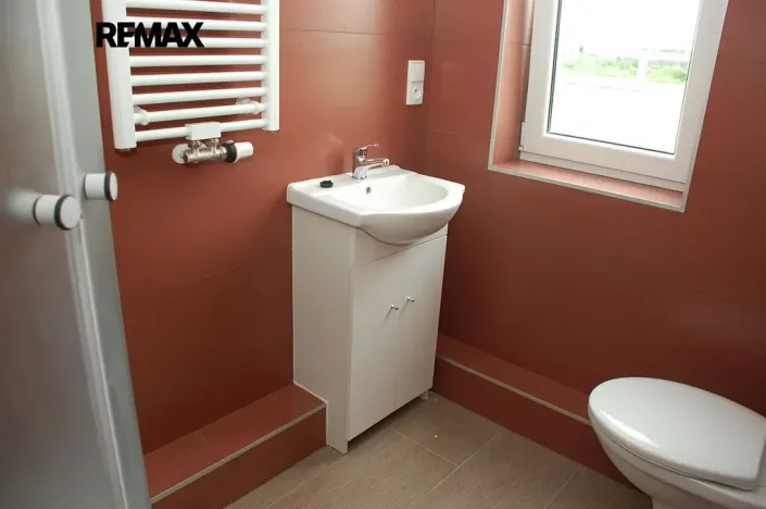 Pronájem bytu 1+kk, Velký Osek, U hřiště, 43 m2