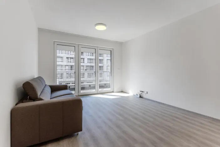 Pronájem bytu 1+kk, Praha - Hloubětín, Poděbradská, 33 m2