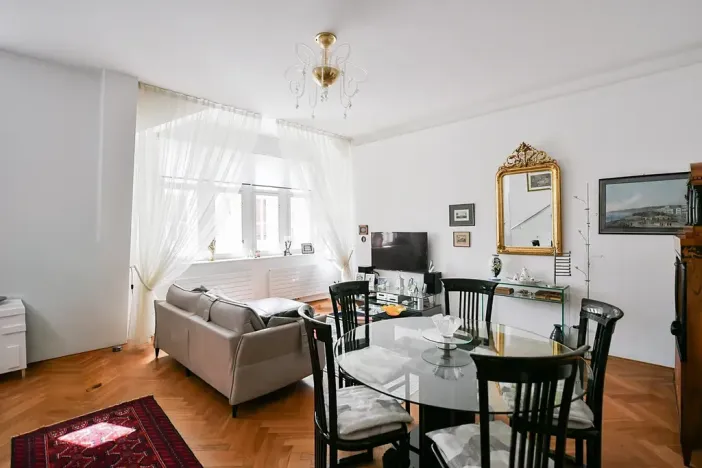 Prodej atypického bytu, Praha, Valentinská, 108 m2