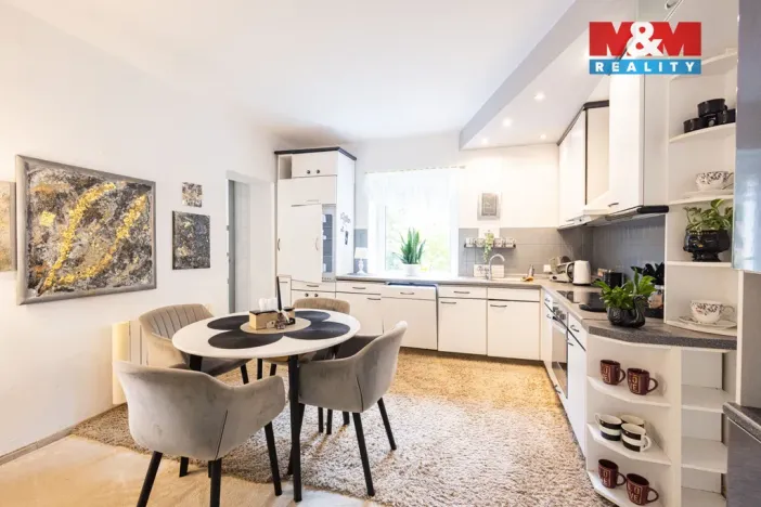 Prodej rodinného domu, Loučim, 300 m2