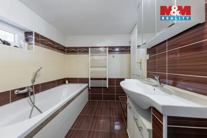 Prodej činžovního domu, Karlovy Vary - Stará Role, Svobodova, 192 m2