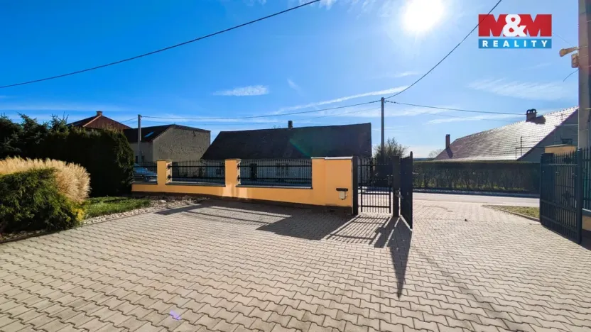 Prodej rodinného domu, Chrast - Podlažice, 280 m2