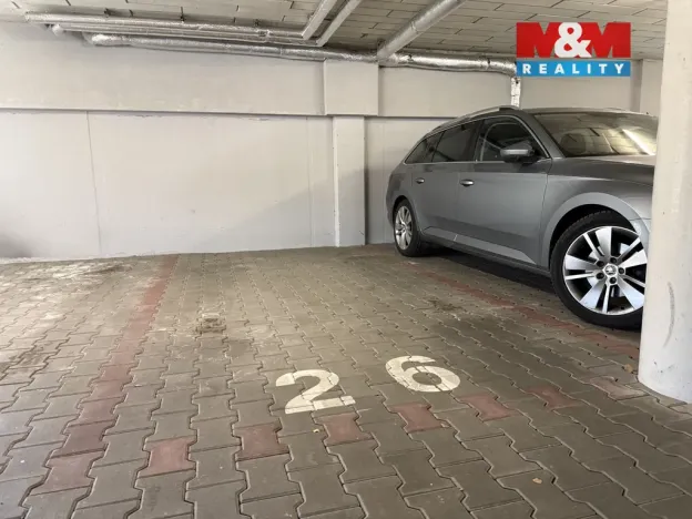 Prodej garážového stání, Zlín - Příluky, Dřevnická, 10 m2