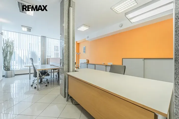 Pronájem kanceláře, Kladno, Osvoboz. pol. vězňů, 183 m2