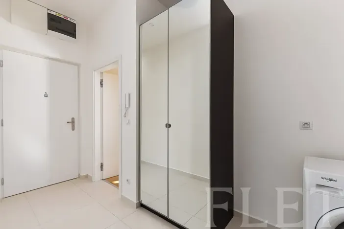 Pronájem bytu 2+kk, Praha - Libeň, Lihovarská, 43 m2