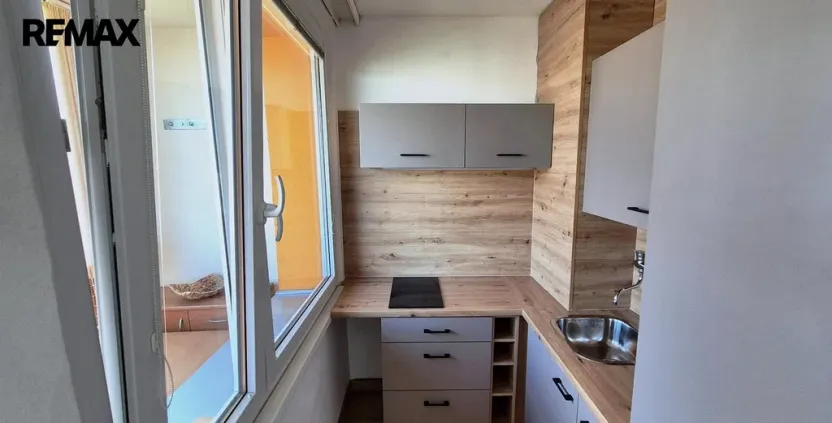 Pronájem bytu 1+kk, Pardubice - Polabiny, Gagarinova, 30 m2