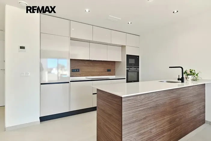 Prodej bytu 3+kk, Torrevieja, Španělsko, Calle Celindo, 102 m2