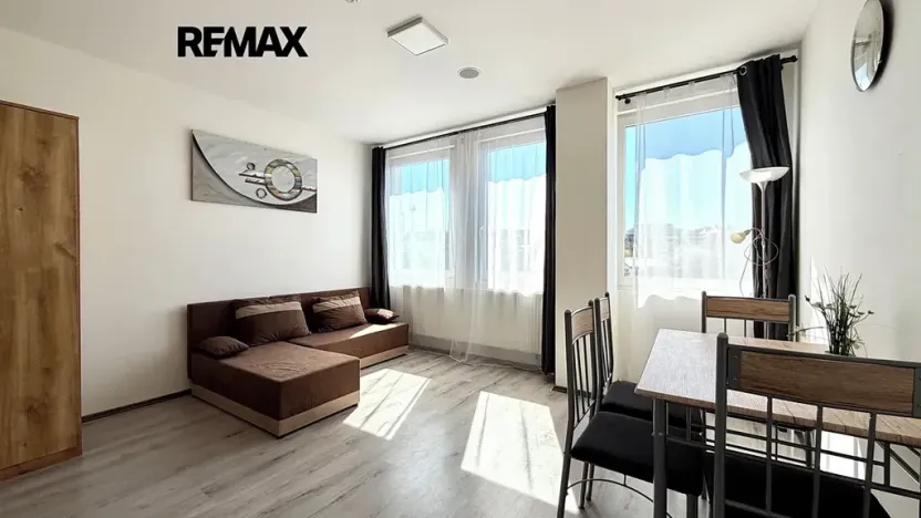 Pronájem bytu 1+kk, Praha - Vinohrady, Perucká, 25 m2