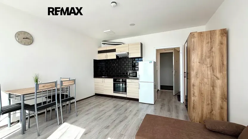 Pronájem bytu 1+kk, Praha - Vinohrady, Perucká, 25 m2