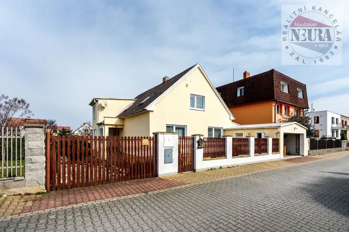 Prodej rodinného domu, Praha - Kbely, Benecká, 180 m2