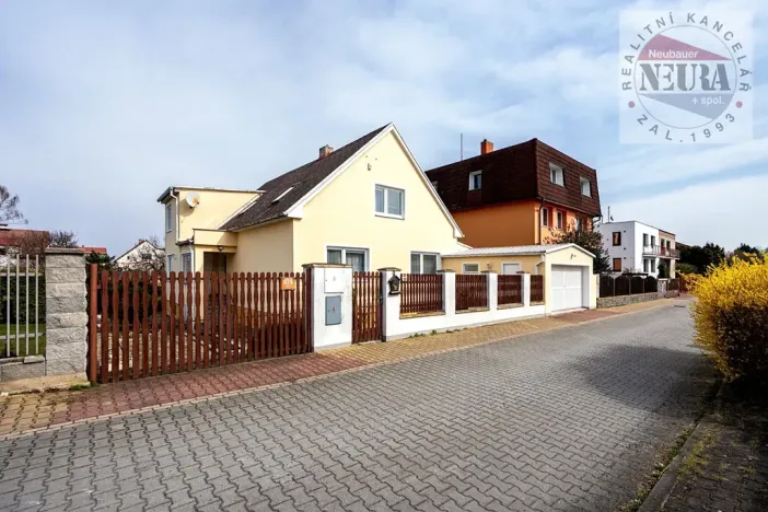 Prodej rodinného domu, Praha - Kbely, Benecká, 180 m2