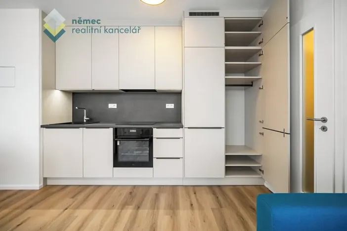 Pronájem bytu 1+kk, Praha - Kamýk, Hodkovická, 30 m2