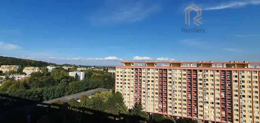 Pronájem bytu 3+1, Praha - Kobylisy, Famfulíkova, 70 m2