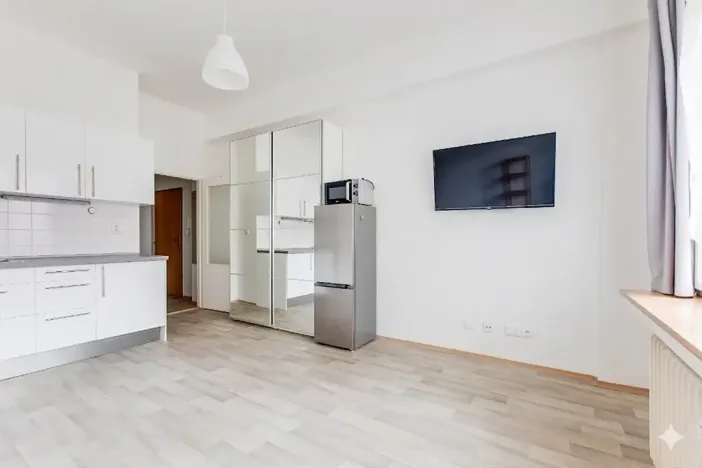 Pronájem bytu 1+kk, Praha, Sokolovská, 27 m2