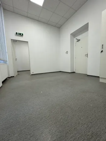 Pronájem kanceláře, Cheb, Obrněné brigády, 40 m2