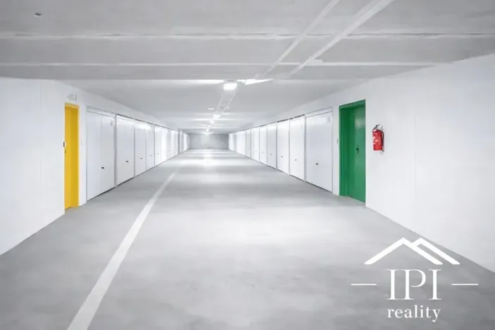 Pronájem garáže, Praha - Hlubočepy, Štěpařská, 18 m2