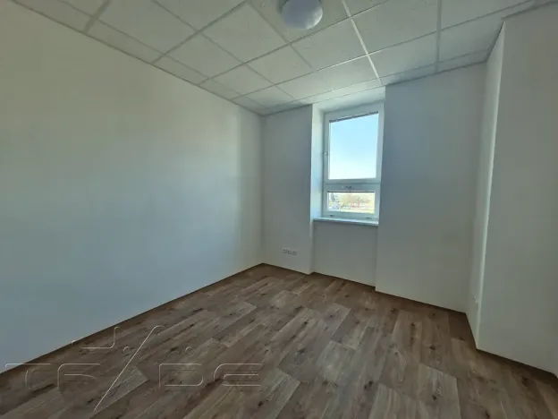 Prodej obchodního prostoru, Znojmo, Vídeňská třída, 5100 m2