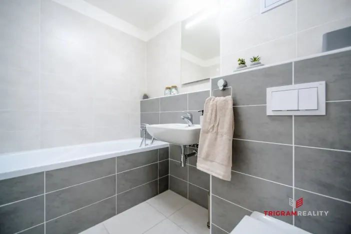 Pronájem bytu 2+kk, Hradec Králové - Nový Hradec Králové, Antonína Petrofa, 50 m2