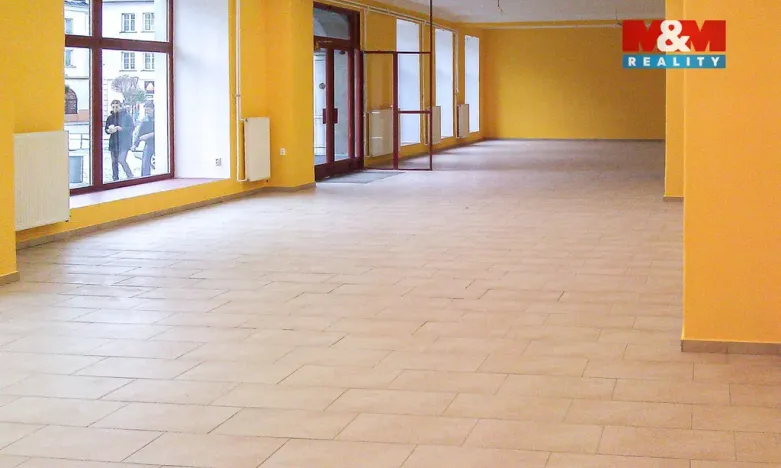 Pronájem obchodního prostoru, Jeseník, Masarykovo nám., 335 m2